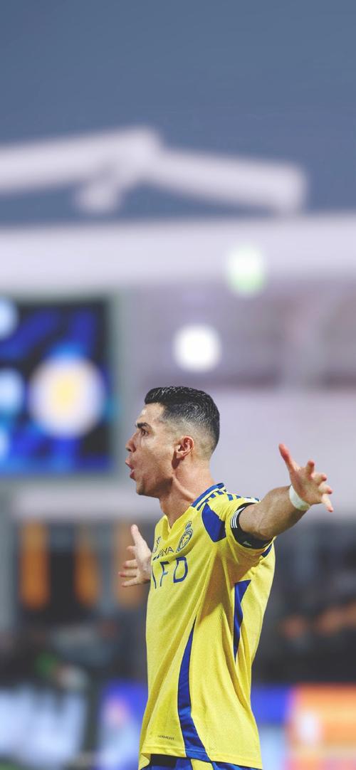 篮球湖人主帅公开力挺球队核心：不可动摇（湖人主帅公开声援核心球员：地位不可撼动）