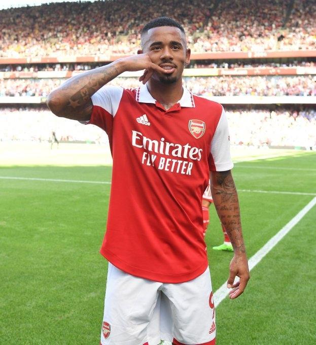 发布仅4个小时后，梅西造访诺坎普社媒动态点赞已突破1000万（发布4小时，梅西造访诺坎普动态点赞突破千万）