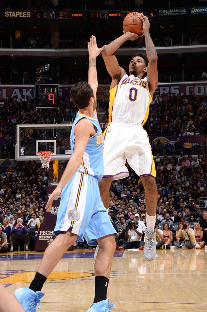 将门虎子，克鲁伊维特的四儿子肖恩代表巴萨竞技在季前赛破门（克鲁伊维特四子肖恩季前赛为巴萨竞技打入一球）