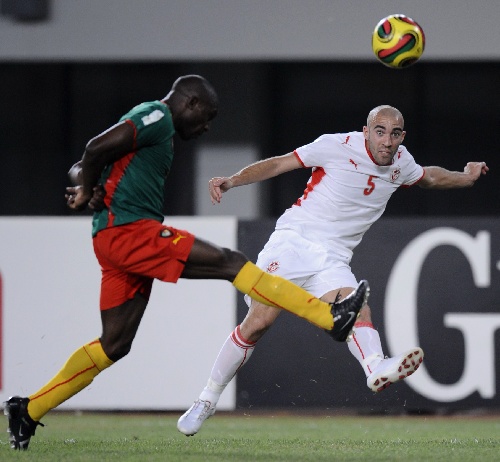 拉奥斯评皇马争议战主裁：金特罗在比赛中缺乏应有的情绪平衡（拉奥斯谈皇马争议战：主裁金特罗情绪管理不到位）