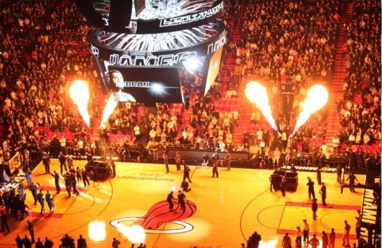 凯恩谈阿森纳：和巴黎是不同的球队，在防守上更强一些（凯恩：阿森纳与巴黎风格迥异，防线更扎实）