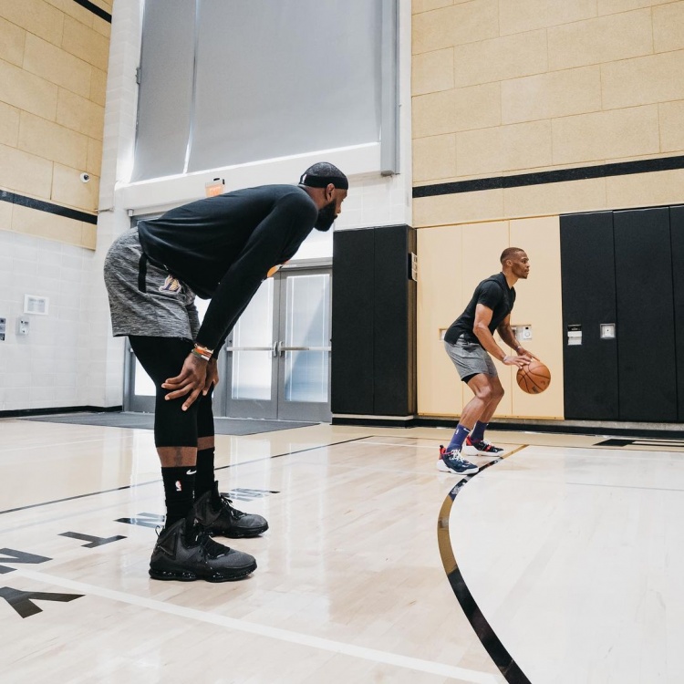 意著名足球经纪人：萨内在加拉塔萨雷能成为领袖，他水准很高（意大利知名足球经纪人：萨内可在加拉塔萨雷担当核心，水平极高）