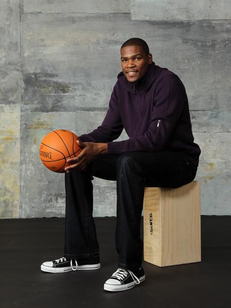 麦克丹尼尔斯第三节5中5轰12分，带领森林狼迫近比分（麦克丹尼尔斯第三节5投全中砍12分，助森林狼缩小差距）