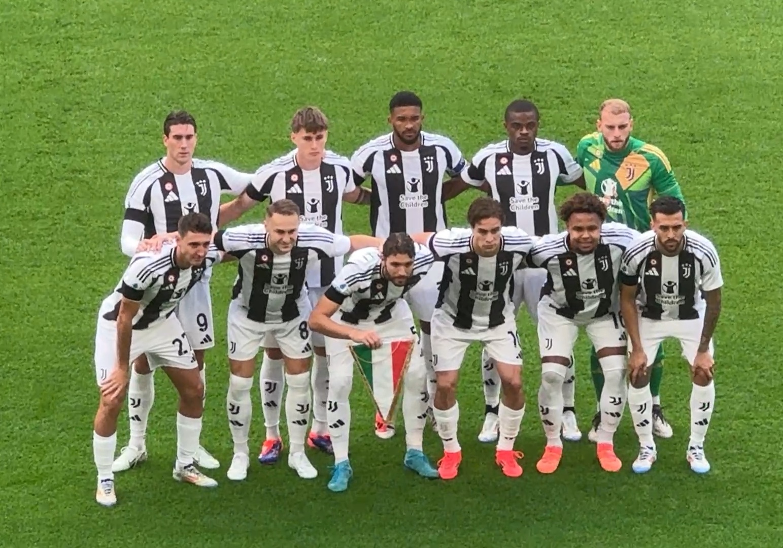 奥尼尔：能进入历史第一人讨论的只有乔丹、詹姆斯和科比（奥尼尔称历史第一人之争仅限乔丹、詹姆斯与科比）