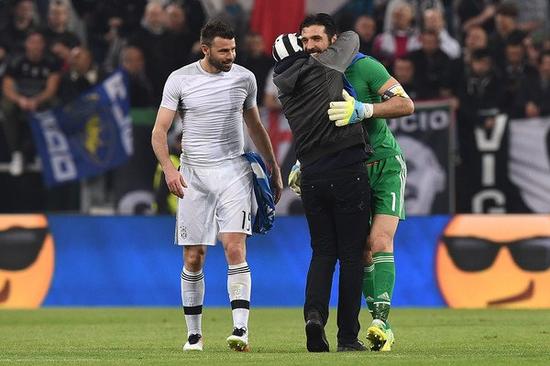 中超转会市场大变动！三笔重大交易同时曝光，深圳大连国安成最大赢家（中超转会风云突变：三笔重磅交易同曝，深圳、大连、国安成大赢家）