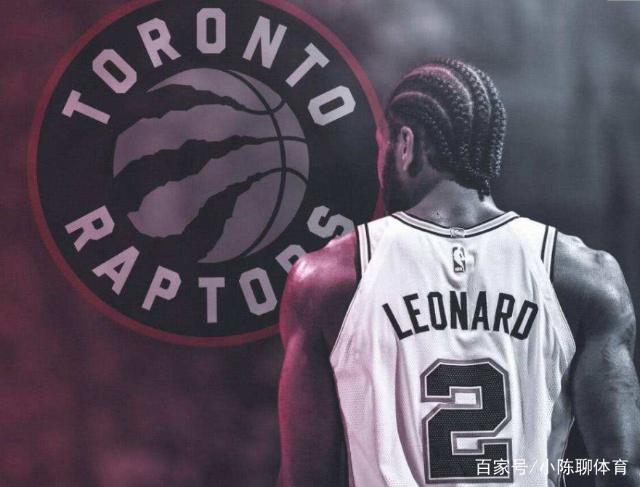 套娃，久保建英坐在涩谷的大久保建英像下握着一个小久保建英（涩谷套娃名场面：久保建英在自己巨像下手持迷你版自己）