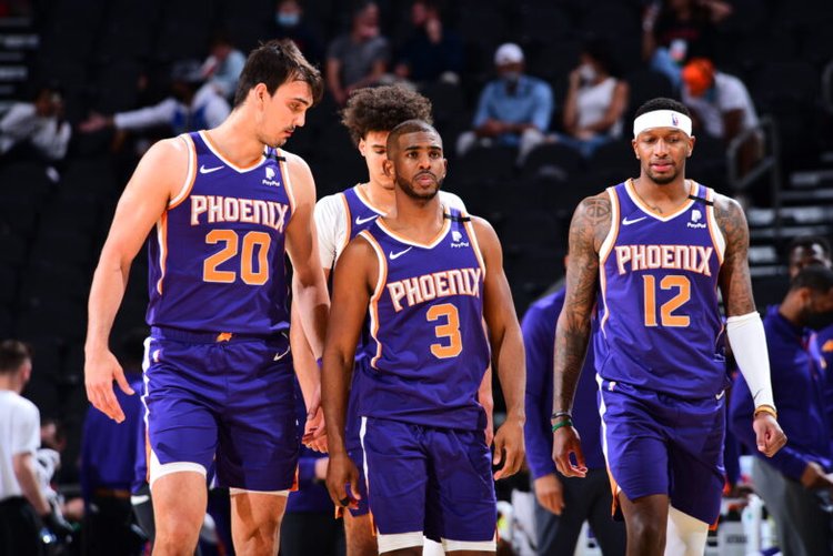 FIFA将试验防诈伤新规：球员恢复后等2分钟才能重新进场（国际足联试行反假伤规则：球员伤愈须隔2分钟方可重返赛场）