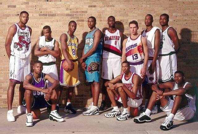 国米10人出战国际比赛日合计出场1083分钟，米兰11人979分钟（国际比赛日：国米10人累计出场1083分钟，米兰11人合计979分钟）