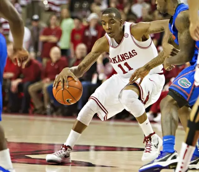 曼晚：卡塞米罗离队传闻不断升温，阿莫林想引入加拉格尔（曼晚：卡塞米罗离队风声愈浓，阿莫林有意引进加拉格尔）