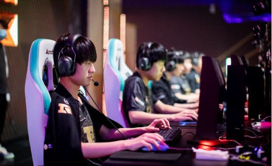 爆发还是全 爆发还是全